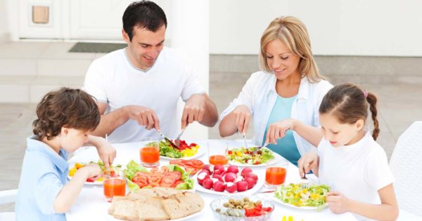 Why-and-how-to-instill-table-manners-in-children