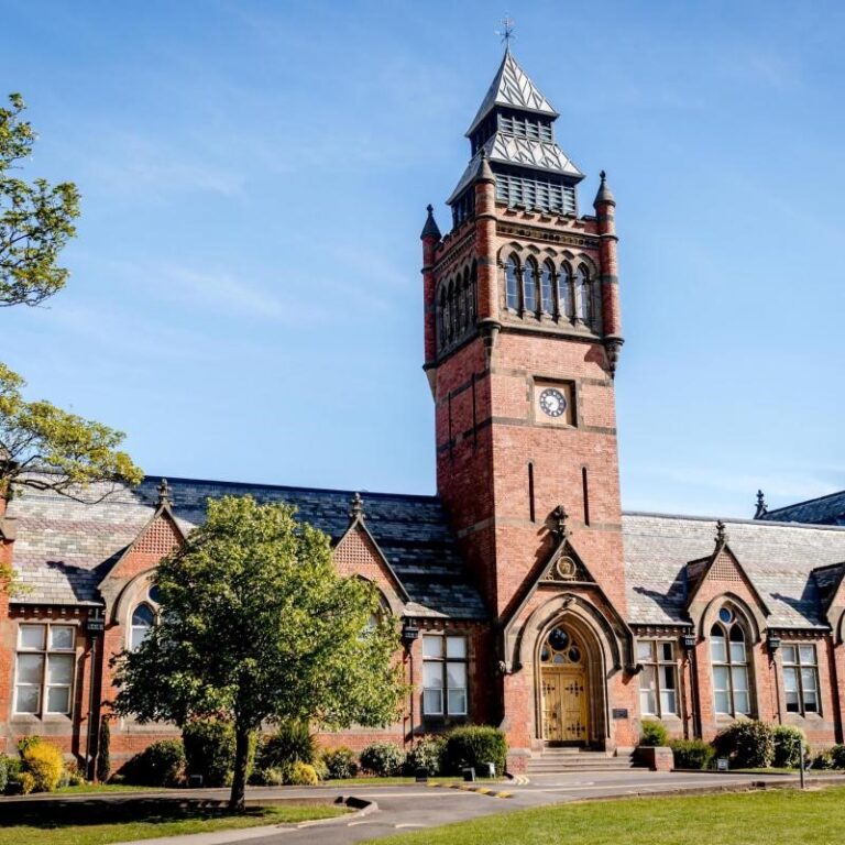 Merchant Taylor School